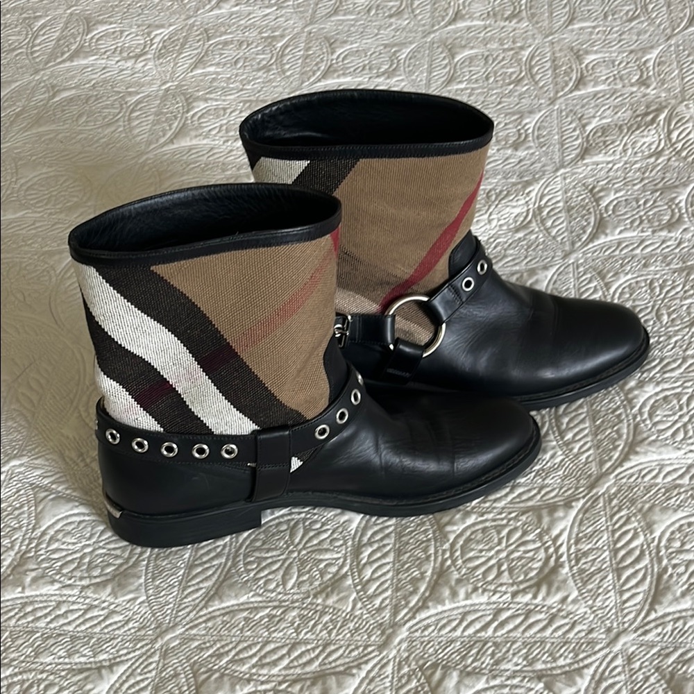 Burberry Queenstead Nova Check Leather Ankle Boots